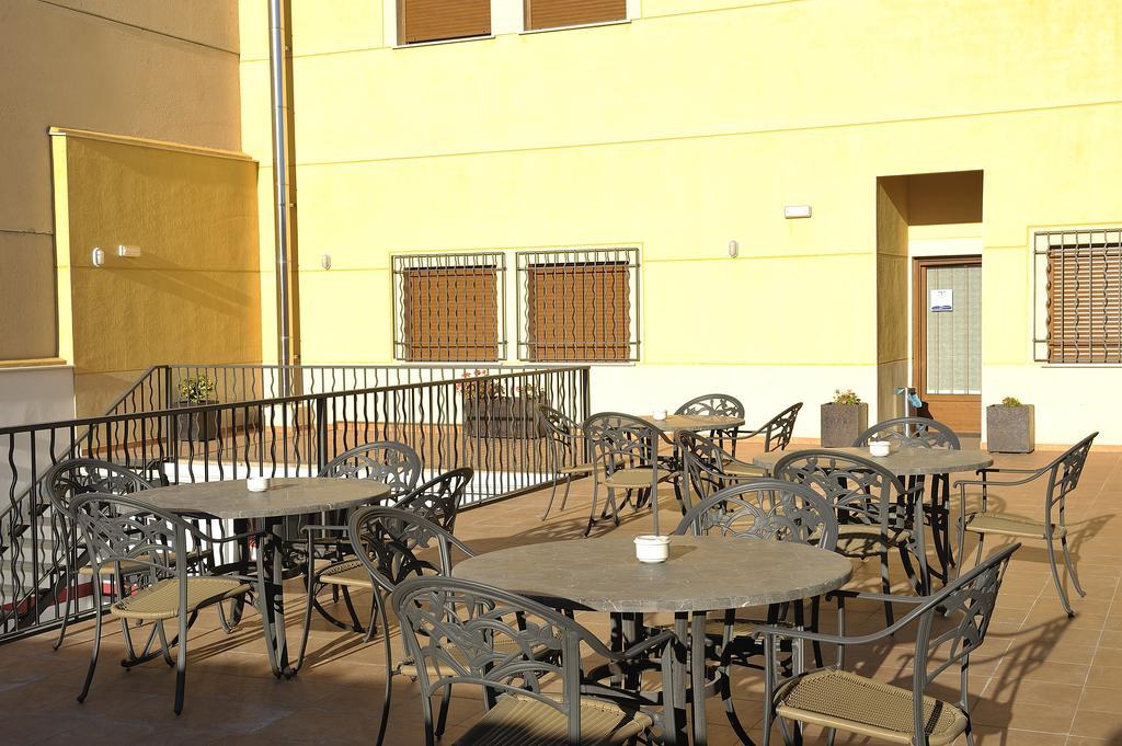 Hotel Daymiel Daimiel Exterior foto